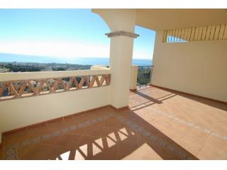 2 Bed Apartment for sale in Calahonda