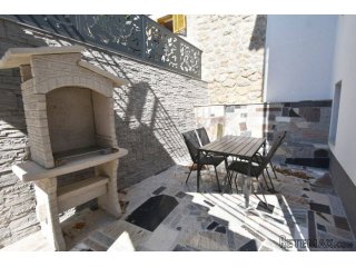 Apartman u prizemlju zgrade-adaptirano!!
