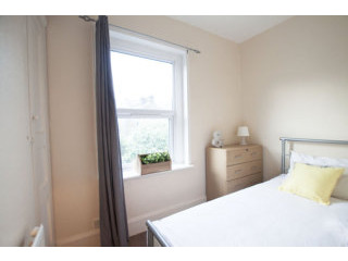 Single with single bed near Leyton..