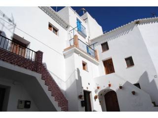 Town House for Sale in Salares 85.000..
