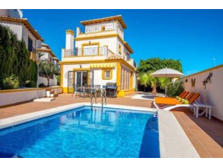 3 Bedroom 2 Bathroom Villa In Cabo..