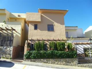 Town House - Fabulous 3 storey..