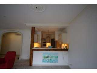 Excellent Spacious 2 Bedroom Apartment..