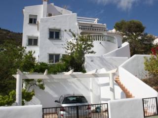 4 Bedrooms - Villa - Alicante - For Sale