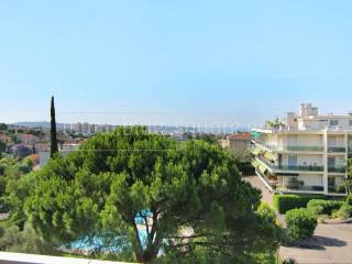 Top floor apartment with panoramic..