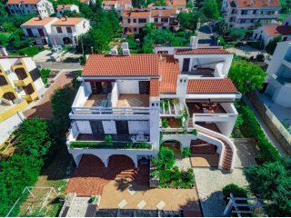 Prvi red do mora-Punat!