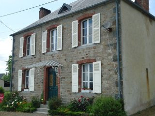 Small Manor House, Style Maison de..