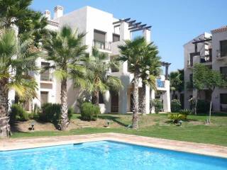 2 bedroom Apartment For Sale: 1st..