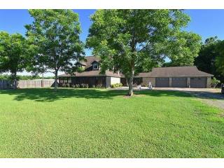 3 bedroom Farm House For Sale: 3901 W..