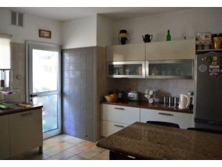 3 bedroom renovated flat, central..