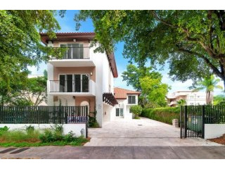 2 bedroom Flat For Sale: 307 Majorca Av..