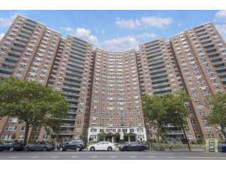 3 bedroom Apartment For Sale: 1655..