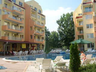 One-bedroom resale apartment in Sea..