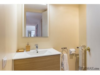 A generous size apartment with impressive views of Portixol..
