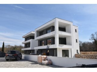 Apartman 2 u 1 s bazenom! Malinska-okolica