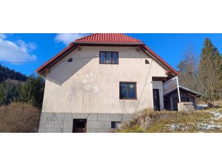 Čabar, samostojeća kuća sa okućnicom od 2173 m2