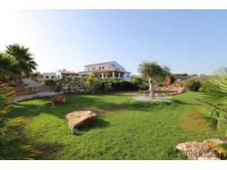 beautiful farm in Benissa, very equipped.is 13,500. plot..