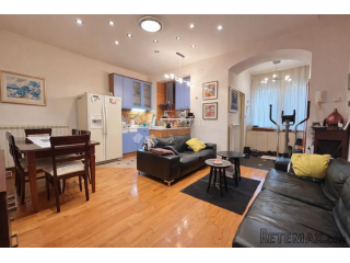 Donji grad – 3-sobni stan 77 m², prizemlje