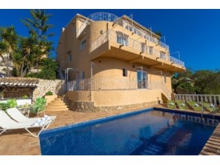 COZY VILLA IN BENISSA OVERLOOKING THE SEA AND THE ROCK