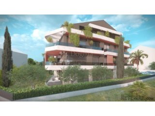Lux trosoban stan s vrtom i pogledom na more – Rovinj