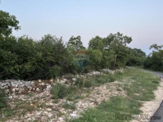Istra,Fiipana,građevinsko-poljoprivredno zemljište