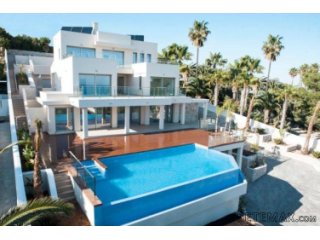 NEW PROJECT LOCATED IN Moraira, BUILT ON A PLOT OF 1,132..