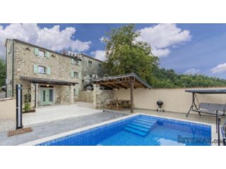 MOTOVUN - Prelijepa kamena kuća