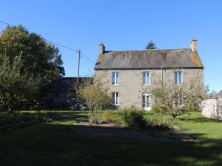Attractive Presbytery With Large Plot..