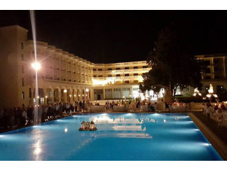 Luxury Hotel & Conference Centre - 500..