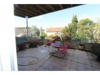 5 Bedrooms - Villa -..