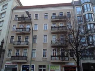 Classic Altbau with Development..