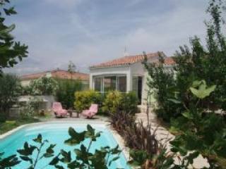 Nice Single Storey Villa with Pool