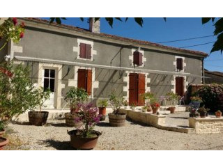 A Spacious 5 Bed Stone House With Barn..