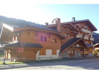 Top floor central 3 bedroom fully..