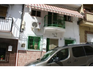 4 bedroom, 2 bathroom Townhouse, (build..