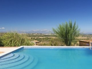 Spacious House With Tennis Court And..