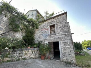 Pazin, okolica, lijepa kamena kuća sa predivnim pogledom na