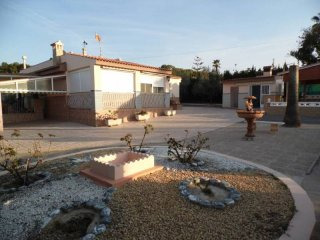 3 Bedrooms - Villa - Alicante - For Sale