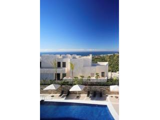 APARTMENT FOR SALE LOS MONTEROS