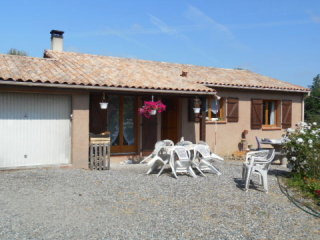 2 Bedroom Bungalow Set On 1 Acre With A..
