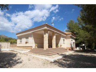 4 bedroom Mountain Villa with swimming..