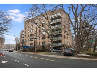 2 bedroom Co-op For Sale: Hartsdale..