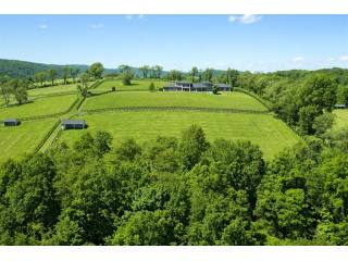 5 bedroom Residence For Sale: Pawling..