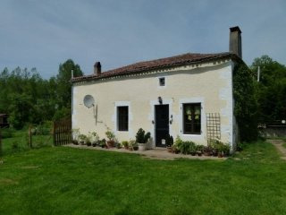 Character Stone Property With 6.5ha's..