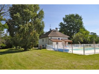 Immaculately Presented Property In A..