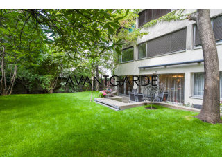 Spacious city apartment with garden