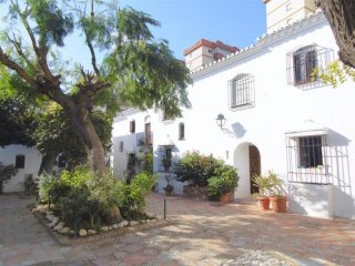 TOWNHOUSE FOR SALE IN FUENGIROLA