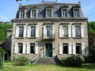 10 bedroom house for sale