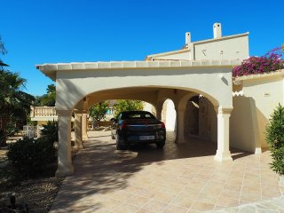 4 Bedrooms - Villa - Alicante - For Sale
