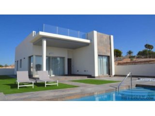 New modern villa located in Pau-8 in Villamartin. The..